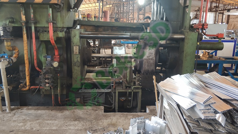 Aluminum-extrusion-processing-workshop-2